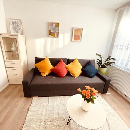 Frisch Renoviertes Und Charmantes Apartment Stuttgart Eksteriør bilde