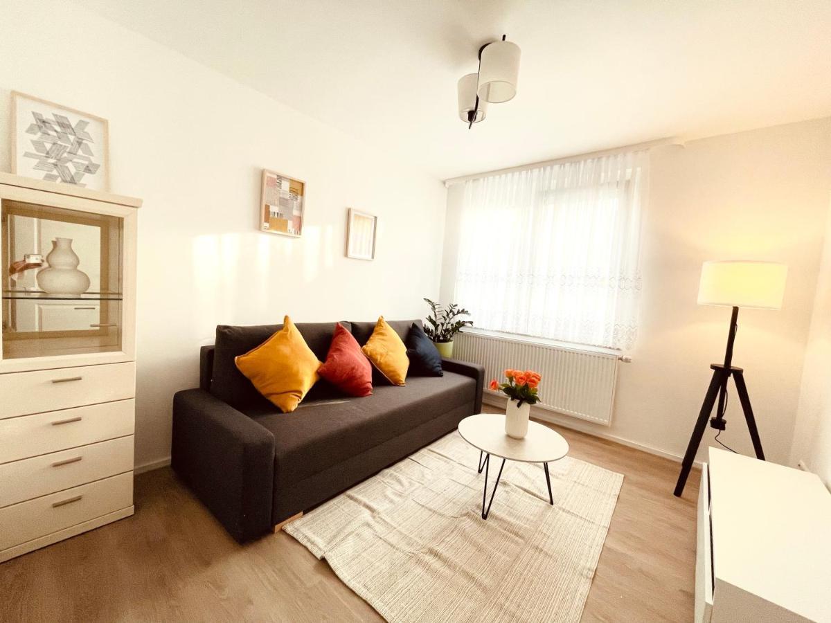 Frisch Renoviertes Und Charmantes Apartment Stuttgart Eksteriør bilde