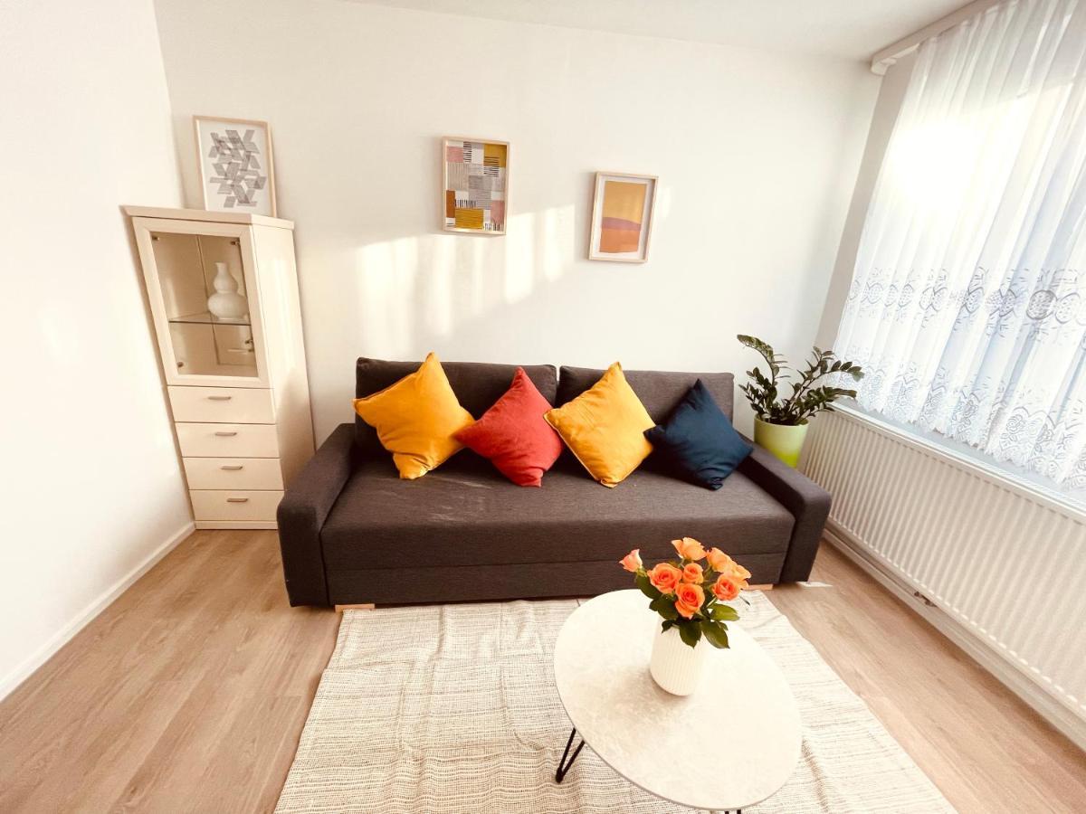 Frisch Renoviertes Und Charmantes Apartment Stuttgart Eksteriør bilde